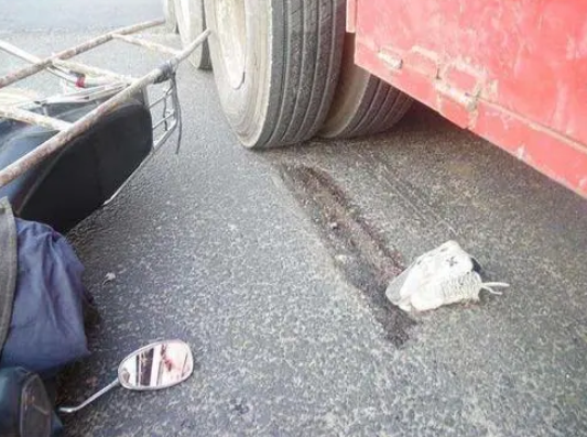 淺析車(chē)體痕跡鑒定在道路交通事故中的應(yīng)用